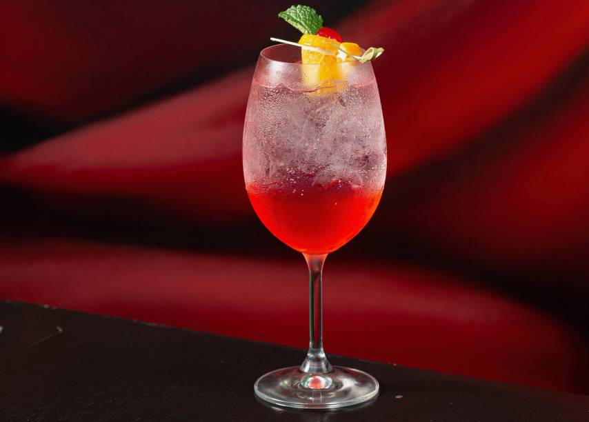 Bar do Zeca: licor de cereja e vodca estão no drinque com o sambista no nome Bar do Zeca: licor de cereja e vodca estão no drinque com o sambista no nome