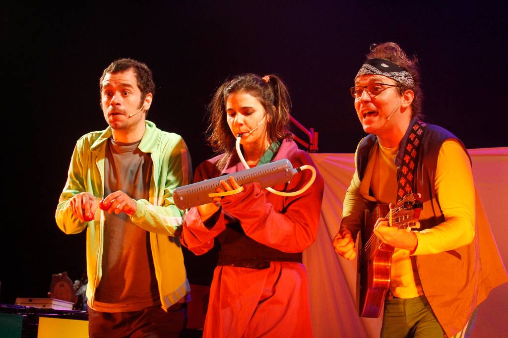 Bibliotecas, cinemas e teatros têm atrações gratuitas no mês das crianças