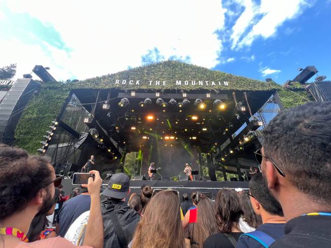 Revezamento dos mestres da música brasileira no palco do RTM. Sem igual!