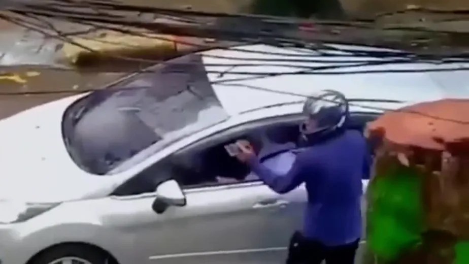 Motoristas são assaltados durante o dia por criminosos de moto em Botafogo