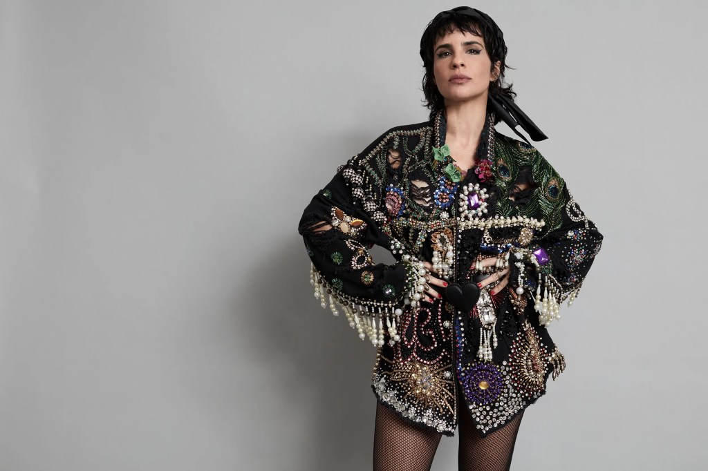 Maria Ribeiro: “Desejo um 2023 de reconstrução. Não, de construção”