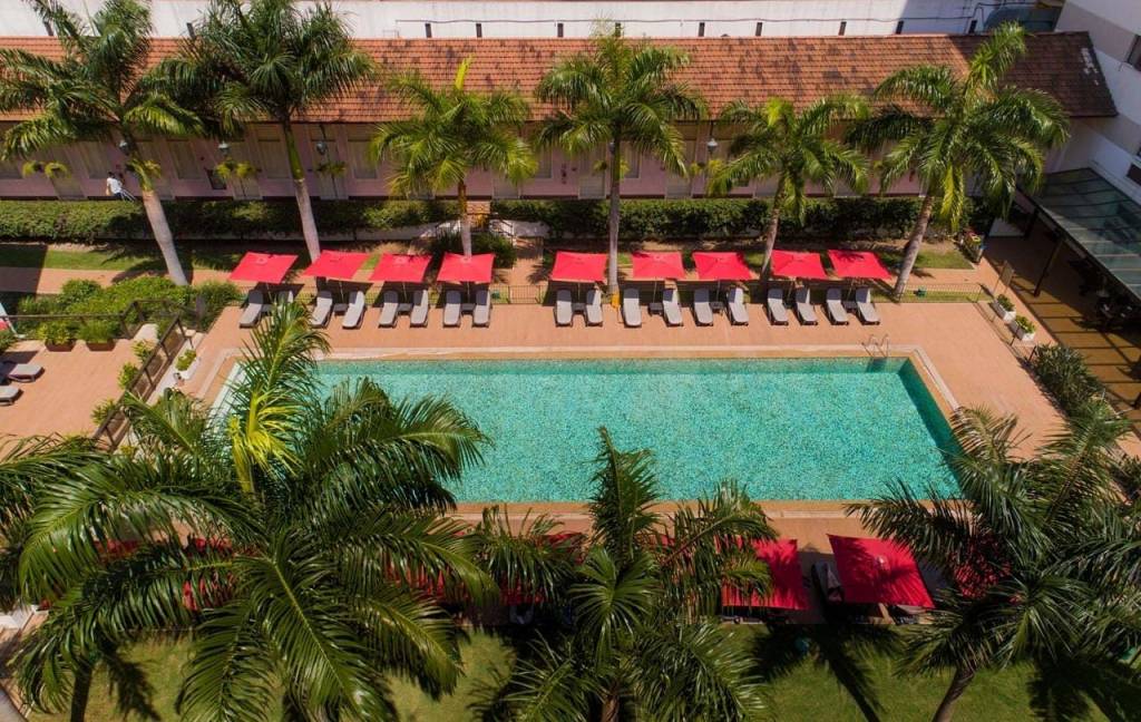 vg_rio_de_janeiro_exteriores_8_header Foto mostra piscina de hotel