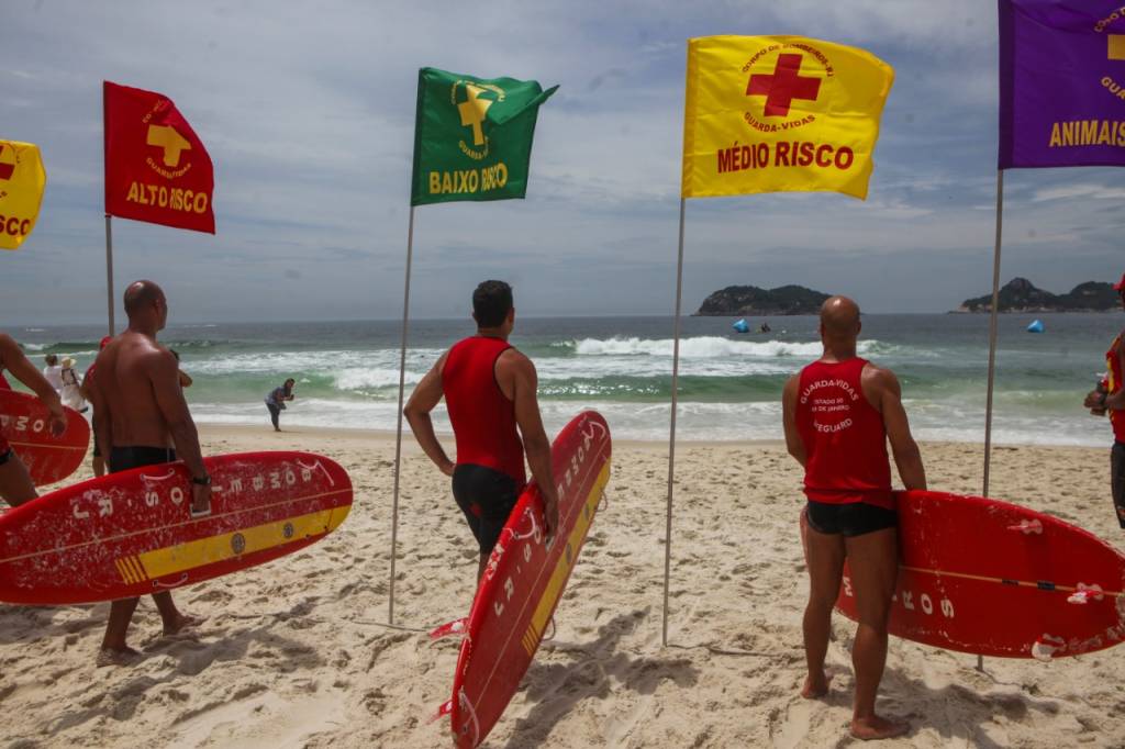Praia de Copacabana tem recorde de afogamentos nos cinco dias de Carnaval