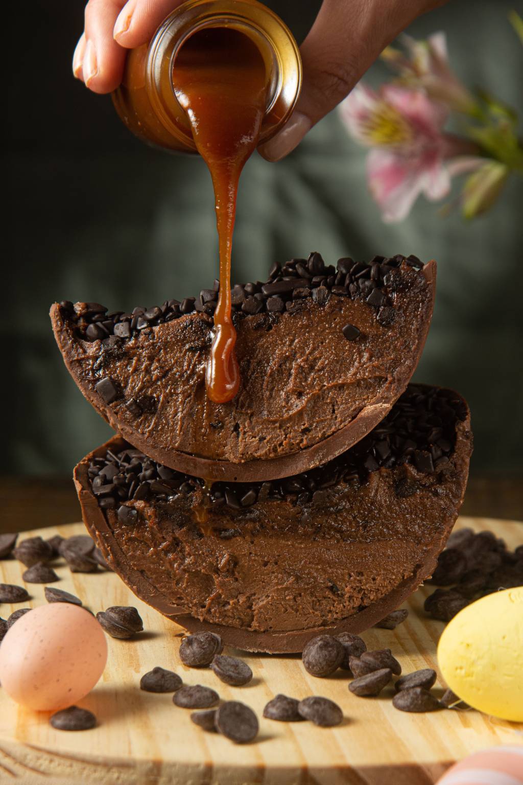 Da Thábata_Ovo de tarta trufada com caramelo de flor de sal_crédito Lipe Borges Thábata: a loja vende também a calda de caramelo para o deleite