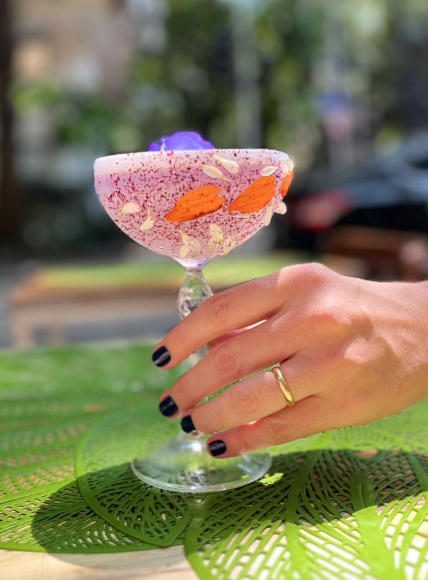 Zaz&aacute;: drinque de clit&oacute;ria est&aacute; em cartaz no bistr&ocirc; tropical de Ipanema