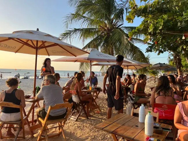 Dicas de Jeri: sol, mar, ruas de areia e muita festa