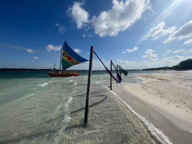 Tranquilidade na Lagoa do Paraíso para quem busca barracas alternativas como a Peixe Vivo