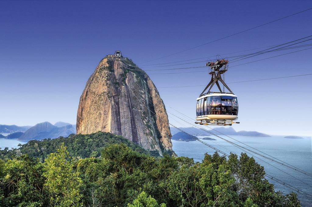 Pão de Açúcar-Morro da Urca a 100km/h e em 50s: tirolesa agita turismo