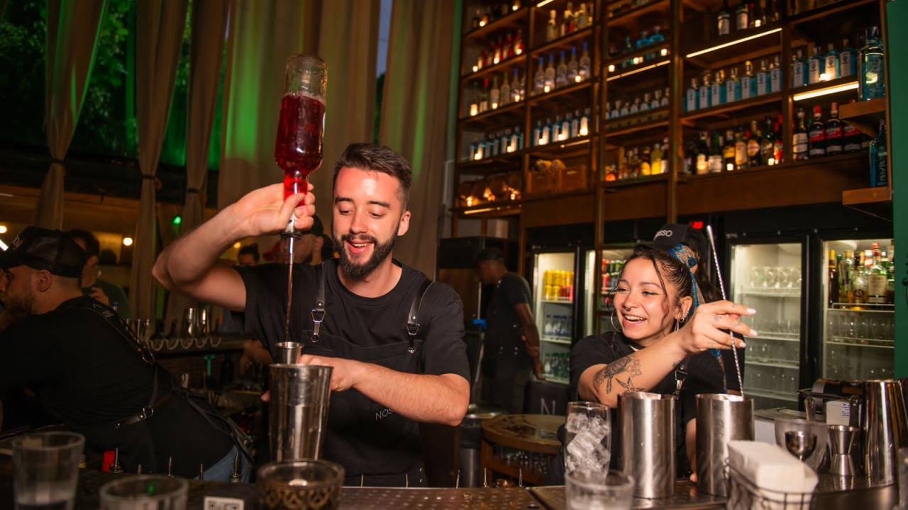 Nosso comemora seis anos e recebe premiado bar de Madrid em Ipanema