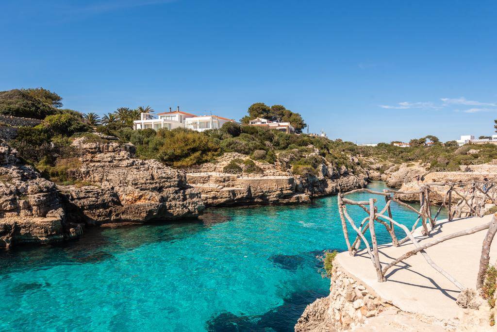 cala en brut menorca