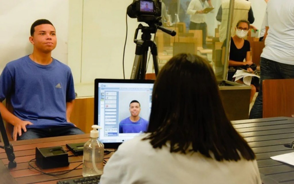 Detran faz mutirão em 57 unidades para emissão de carteira de identidade