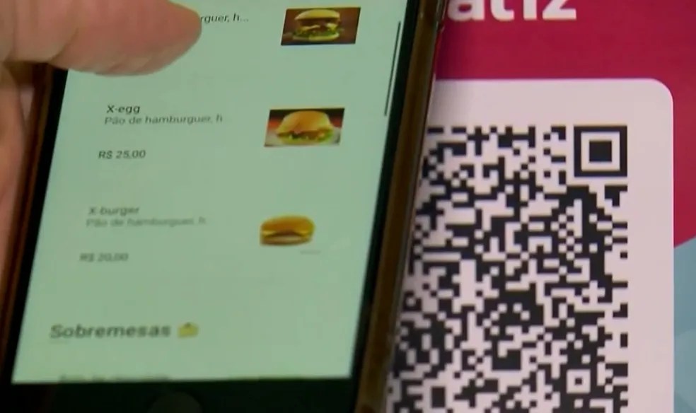 Adeus, QR Code! Nova lei obriga restaurantes a oferecer cardápio físico