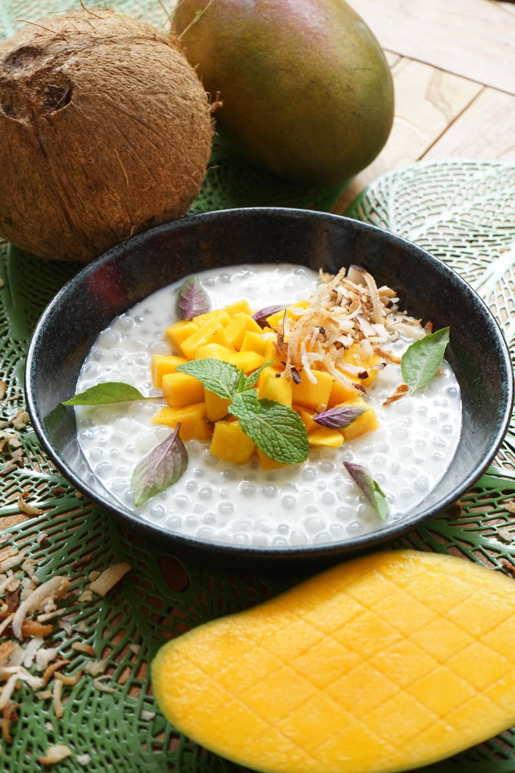 Zazá Bistrô Tropical -Delli & thai – Sagu com leites de coco e aveia, co… Zazá Bistrô Tropical -Delli & thai – Sagu com leites de coco e aveia, co…