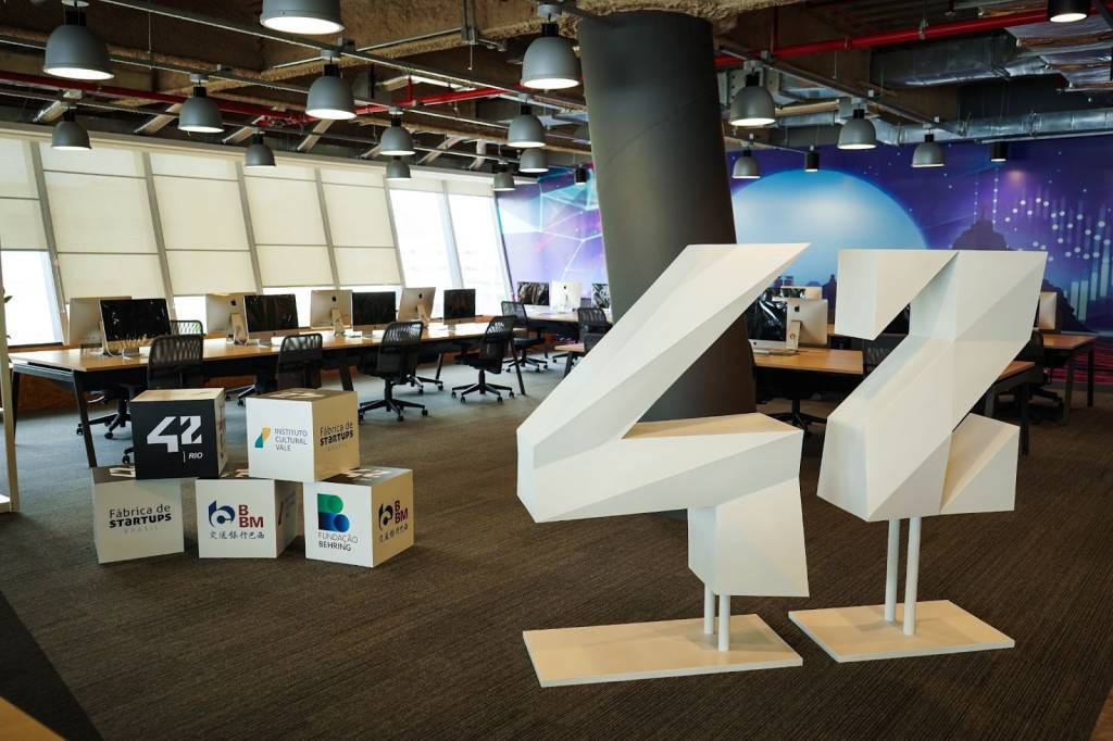 Escola francesa abre inscrições para curso gratuito de programação no Rio