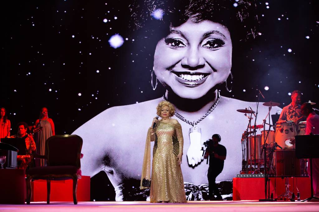 Floresceu e brilhou no palco do 30º Prêmio da Música Brasileira