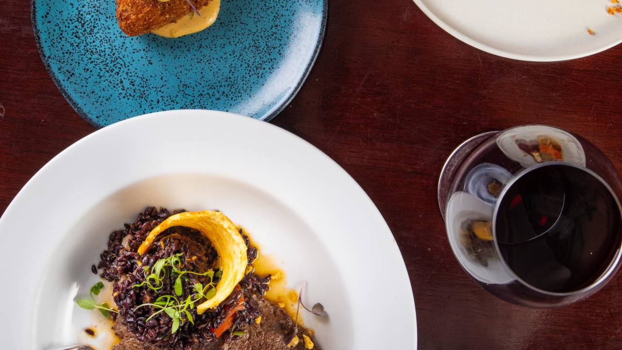 Casa Milà: tapas com toques brasileiros e vinhos