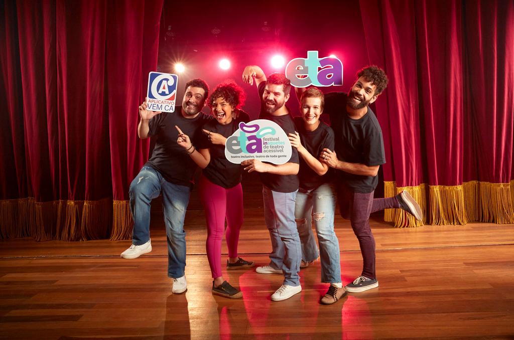 Grátis: festival de teatro apresenta esquetes com libras e audiodescrição