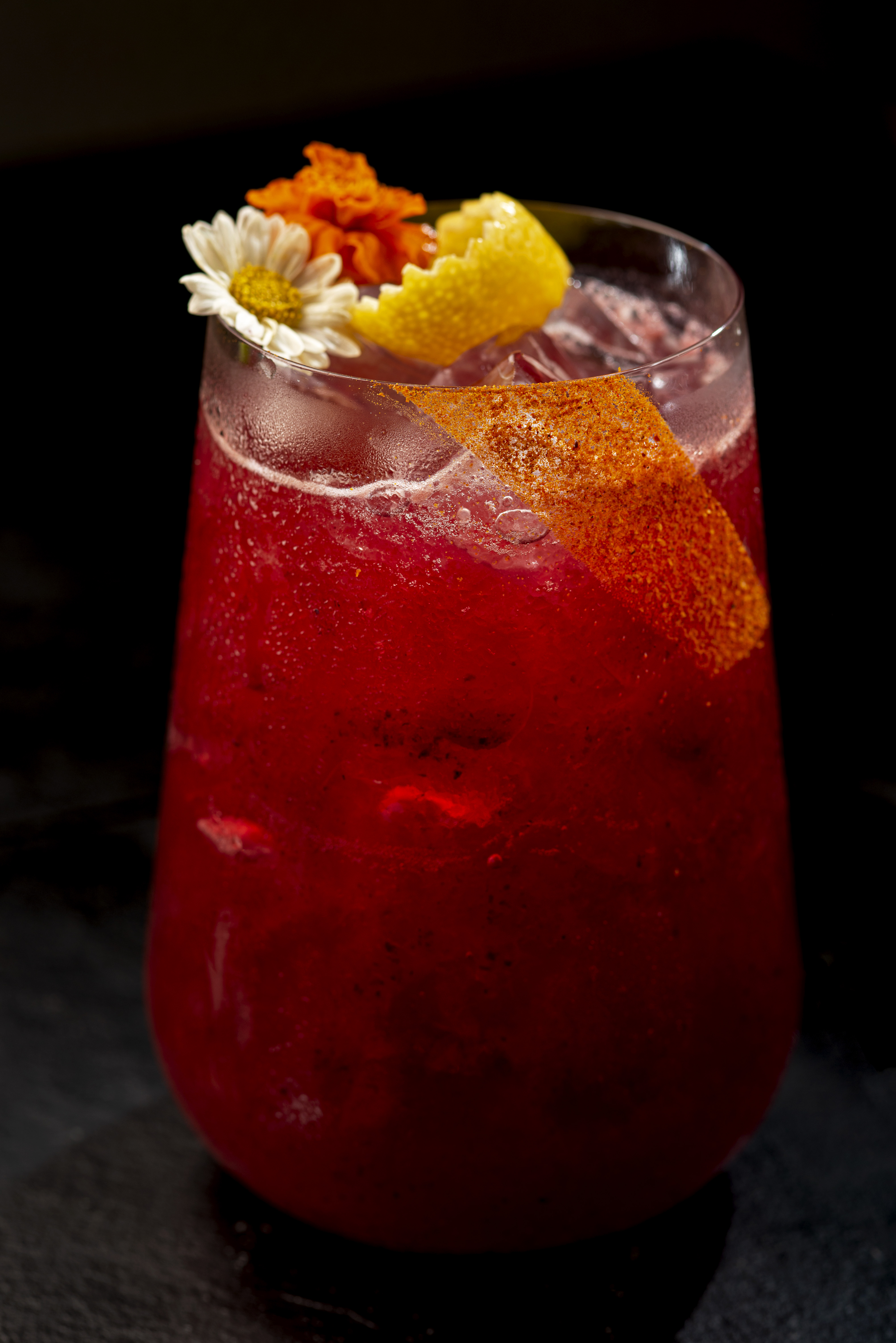 Kitchen: saqu&ecirc; com gim e kombucha em drinque da casa