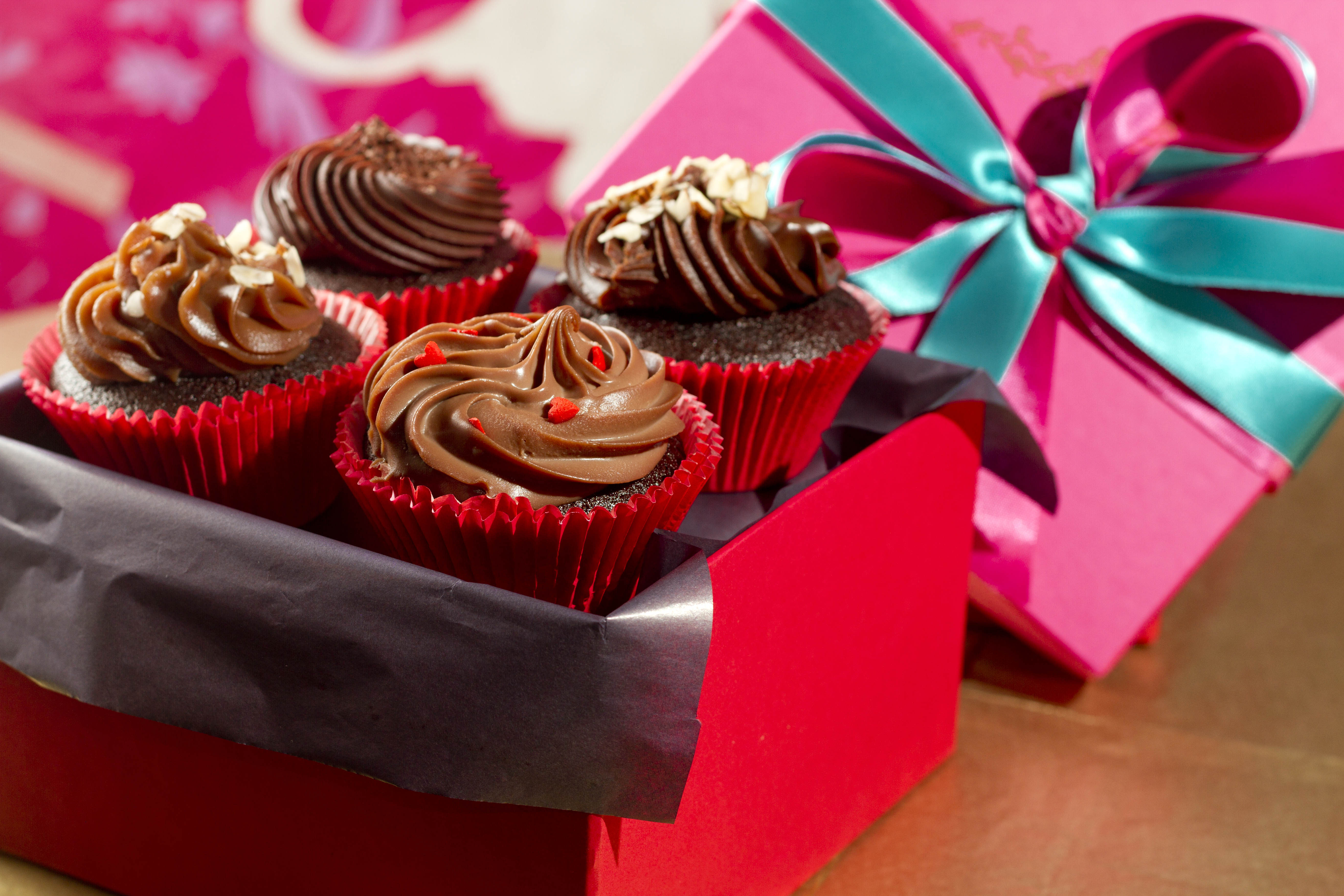 MP: cupcakes de chocolate cobertos com brigadeiro
