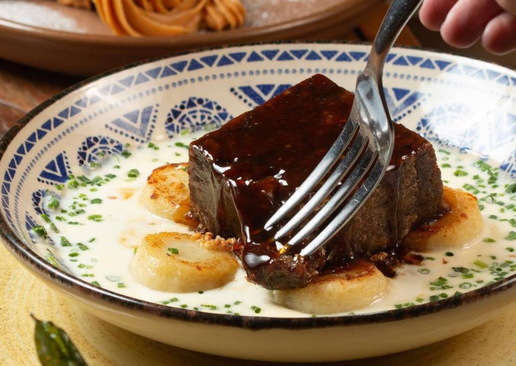 Após sucesso na Barra, chef Heaven Delhaye inaugura restaurante na Tijuca