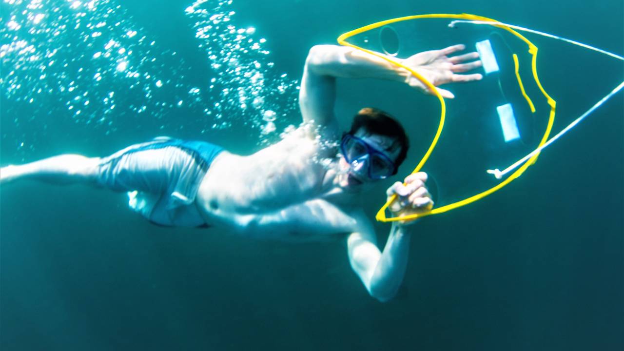plana-surf-voo-submerso