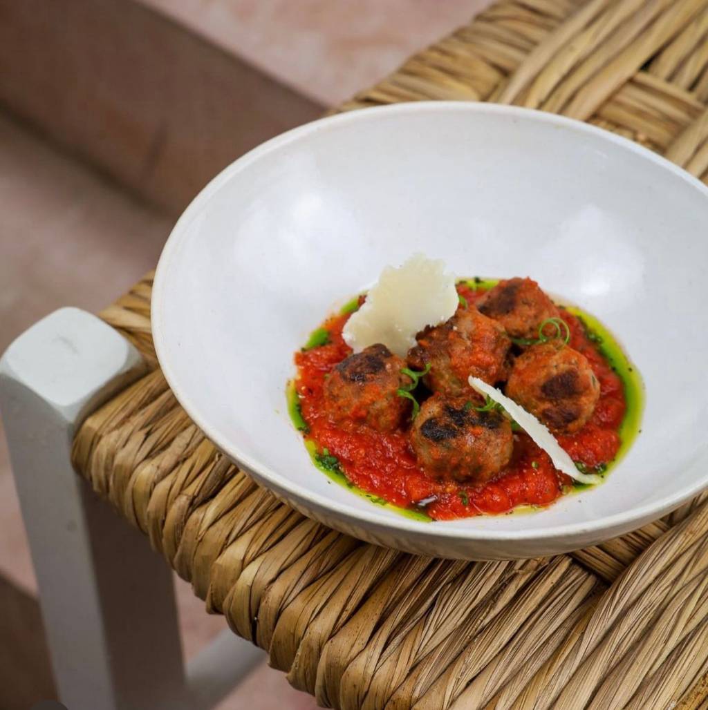 De listening bar a pizza de polvo, as novidades gastronômicas na cidade