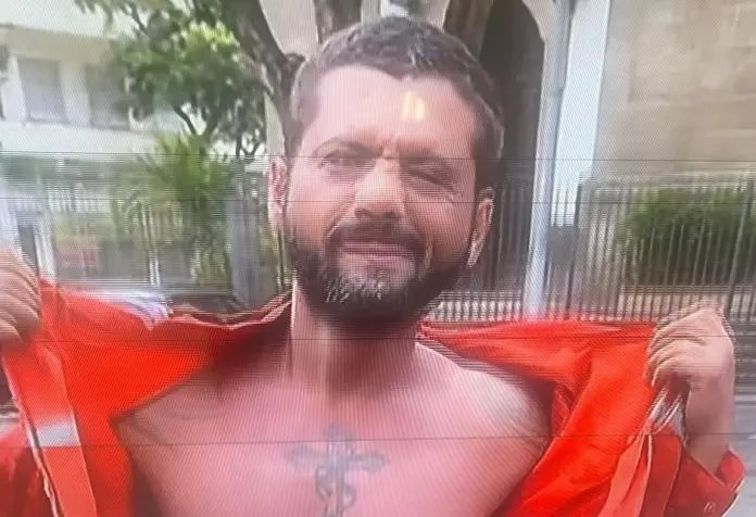 Padre faz apelo após peça tombada ser roubada de igreja no Centro do Rio