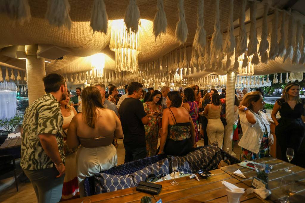 Encontros Veja Rio reúne profissionais da hotelaria, cônsules e artistas