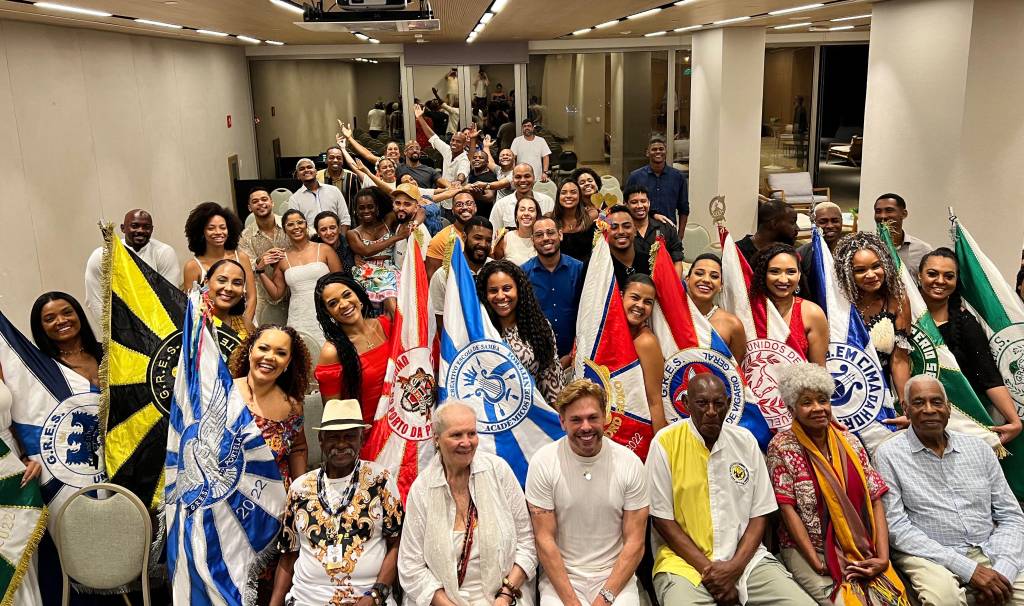 Novo livro de Bruno Chateaubriand exalta Mestre-Sala e Porta-Bandeira