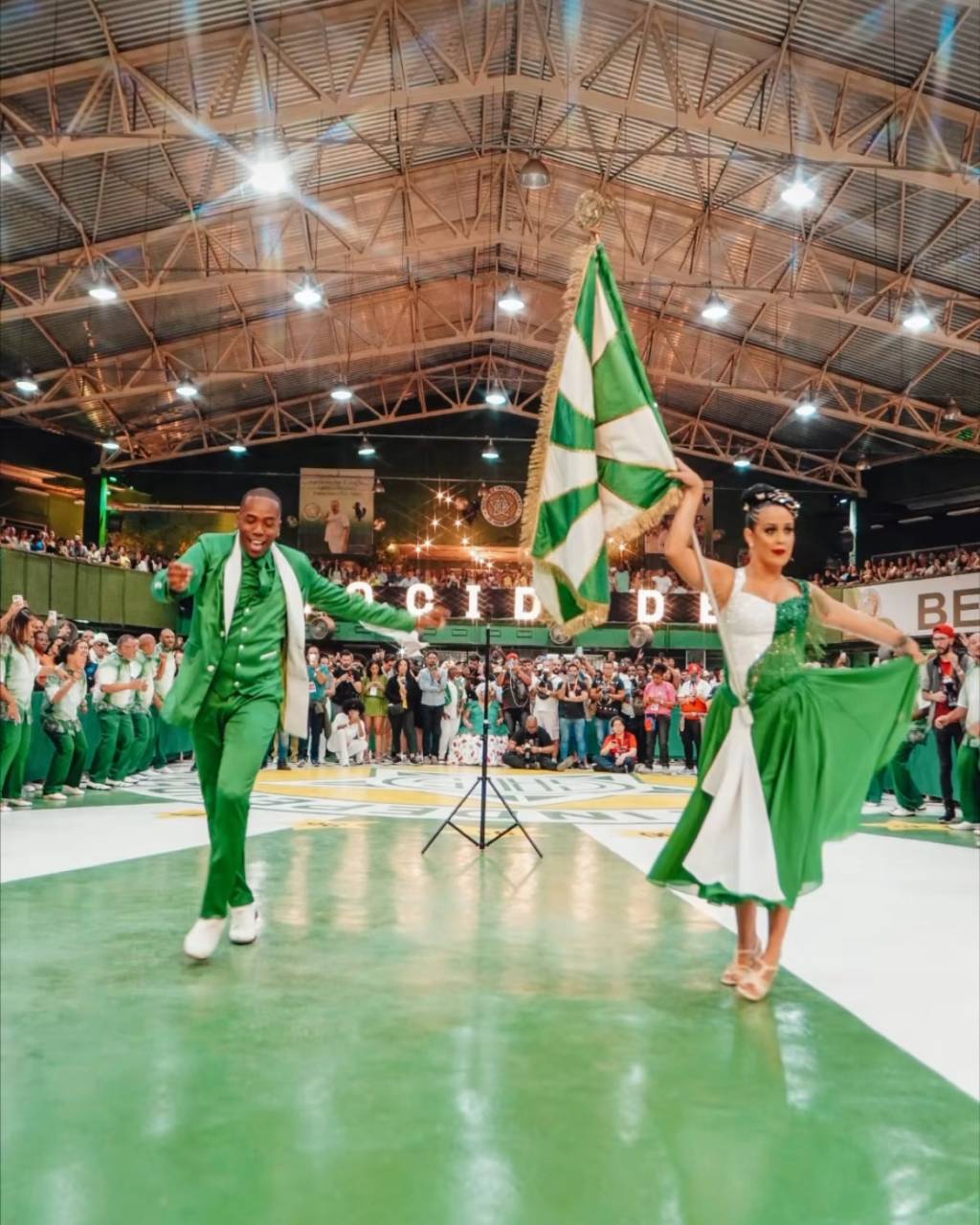 O Caju da Mocidade Independente viraliza na internet