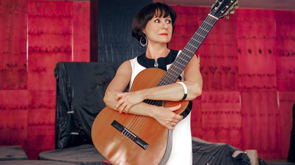 Homenagens a Nara Leão e Raul Seixas e mais estreias teatrais no Rio