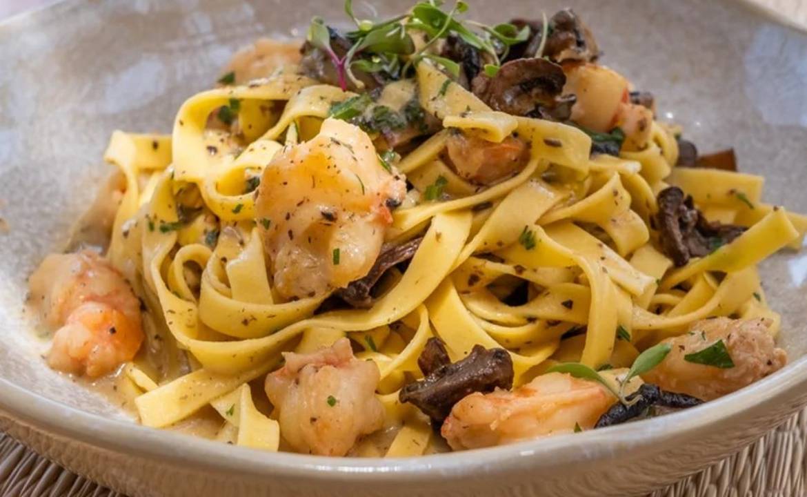 MII: massa com lagostim, cogumelo e salsa trufada