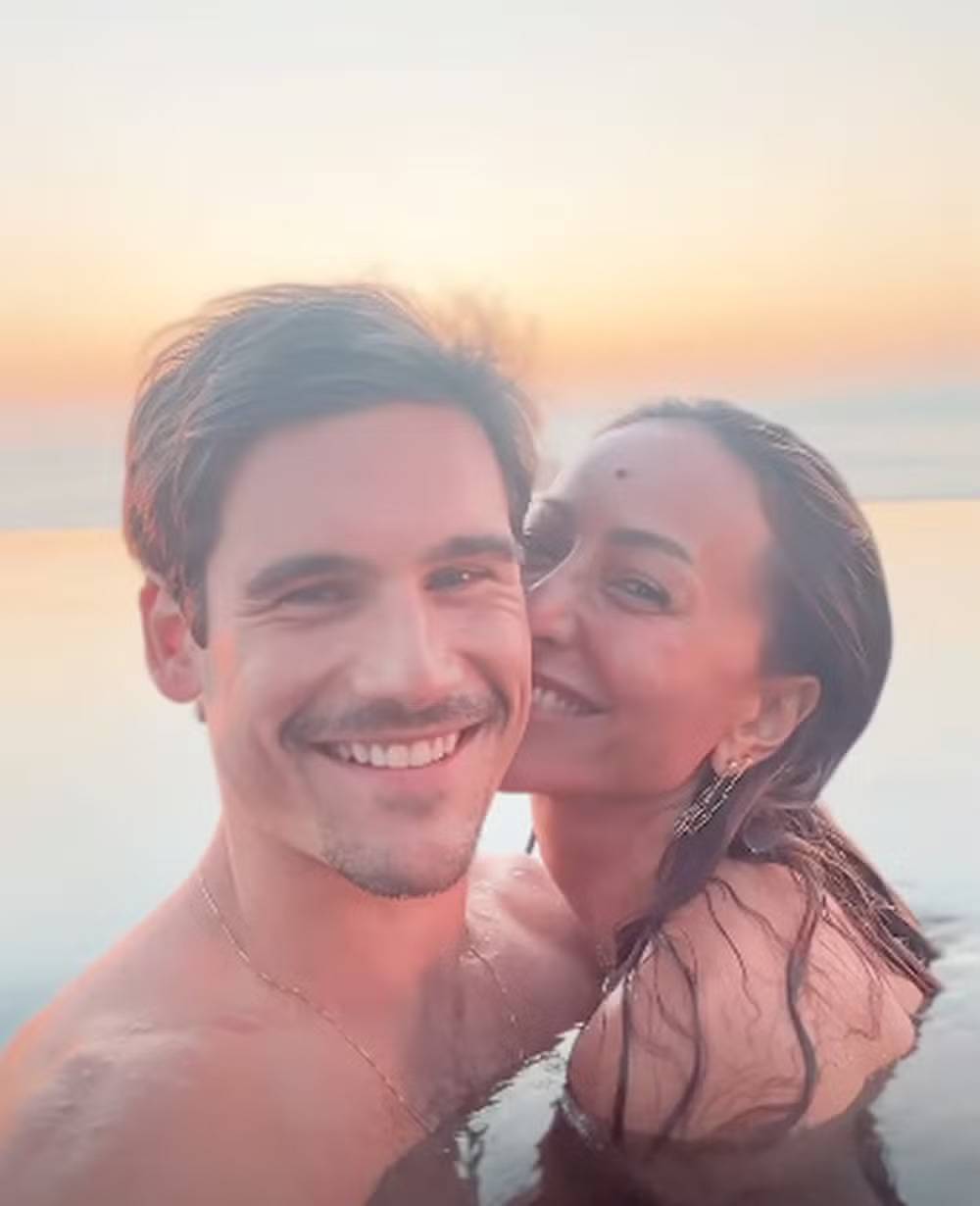 Quem é Nicolas Prattes, ator carioca que assumiu namoro com Sabrina Sato