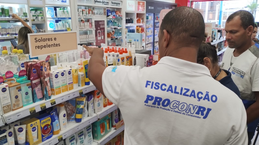 Com epidemia de dengue, preço do repelente varia quase 200% no Rio