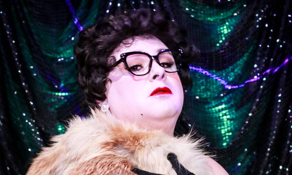 Peça sobre Olga del Volga em curta temporada no Teatro Café Pequeno