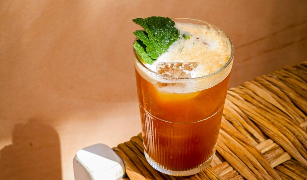 Um brinde! 6 drinques com café para celebrar o dia mundial da bebida