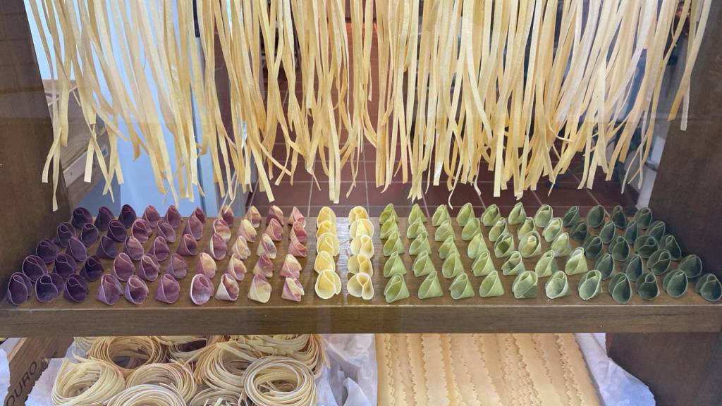 E vamos às feiras! Opções do fim de semana passeiam do café ao torresmo