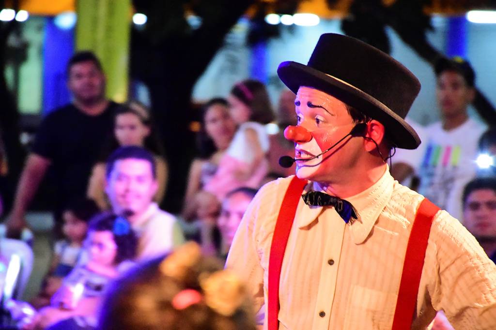 De brunch temático a peças gratuitas, programas para divertir as crianças