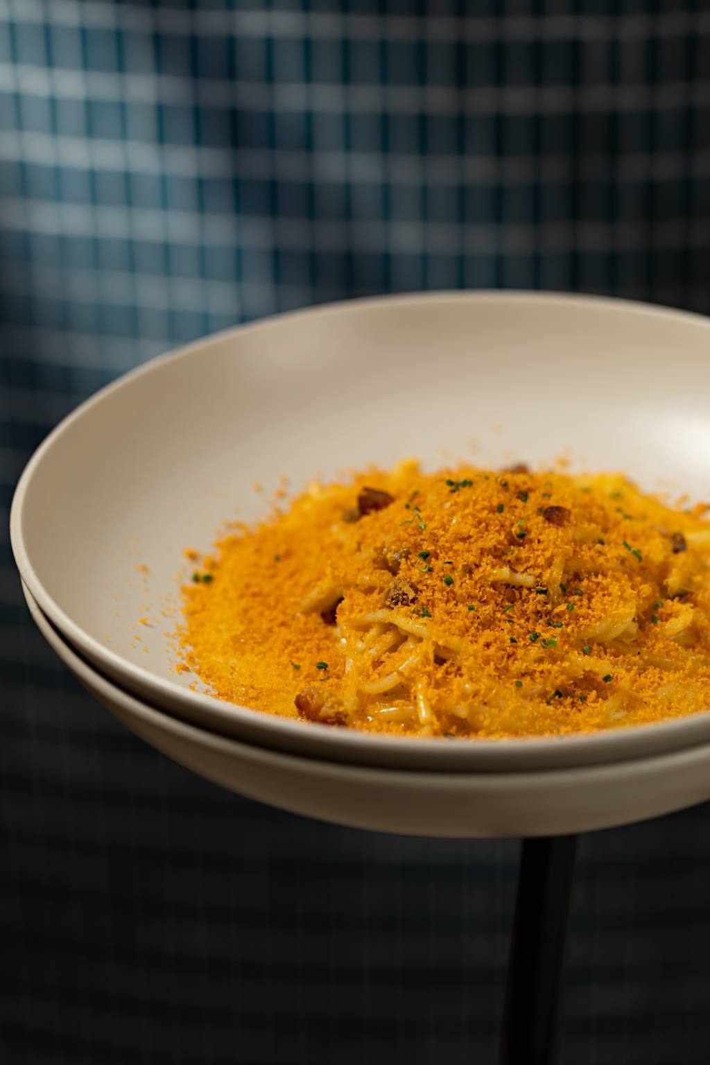 Ocyá Leblon_Marbonara com bacon de peixe, queijo granna padano e bottarga artesanal defumada_ Crédito Rodrigo Azevedo_01 Ocyá Leblon_Marbonara com bacon de peixe, queijo granna padano e bottarga artesanal defumada_ Crédito Rodrigo Azevedo_01