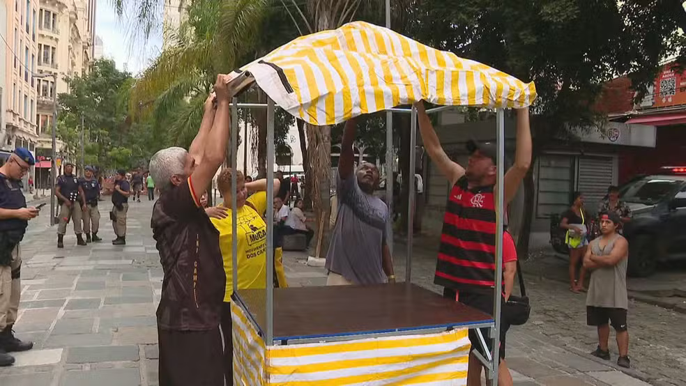 Como será o reordenamento da Rua Uruguaiana, com 75 camelôs legalizados