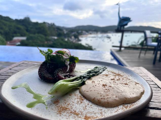 Místico Restaurant é ata gastronomia com vista espetacular da cidade Místico Restaurant é ata gastronomia com vista espetacular da cidade