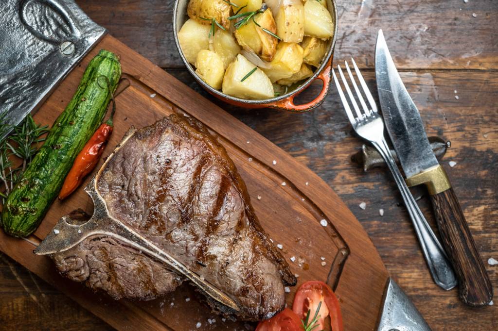 Giuseppe-Grill—Dryaged-T-bone—divulgação-(1).jpg Giuseppe Grill