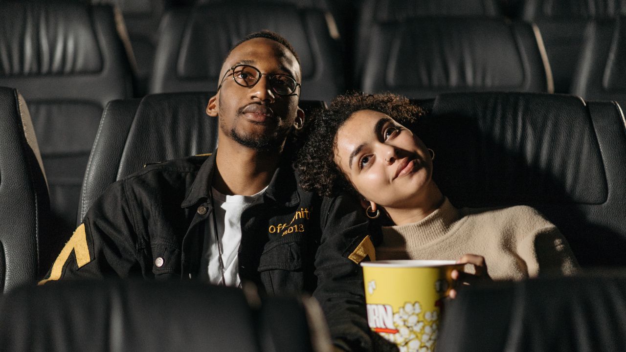 casal-cinema-dia-dos-namorados
