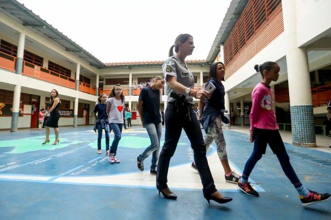 escola cívico militar Agencia Brasil