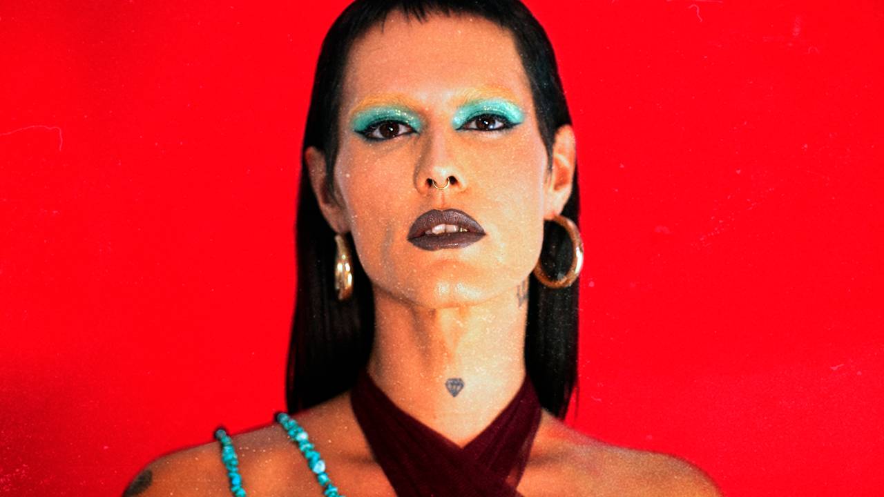 Filipe Catto faz show em homenagem a Gal Costa