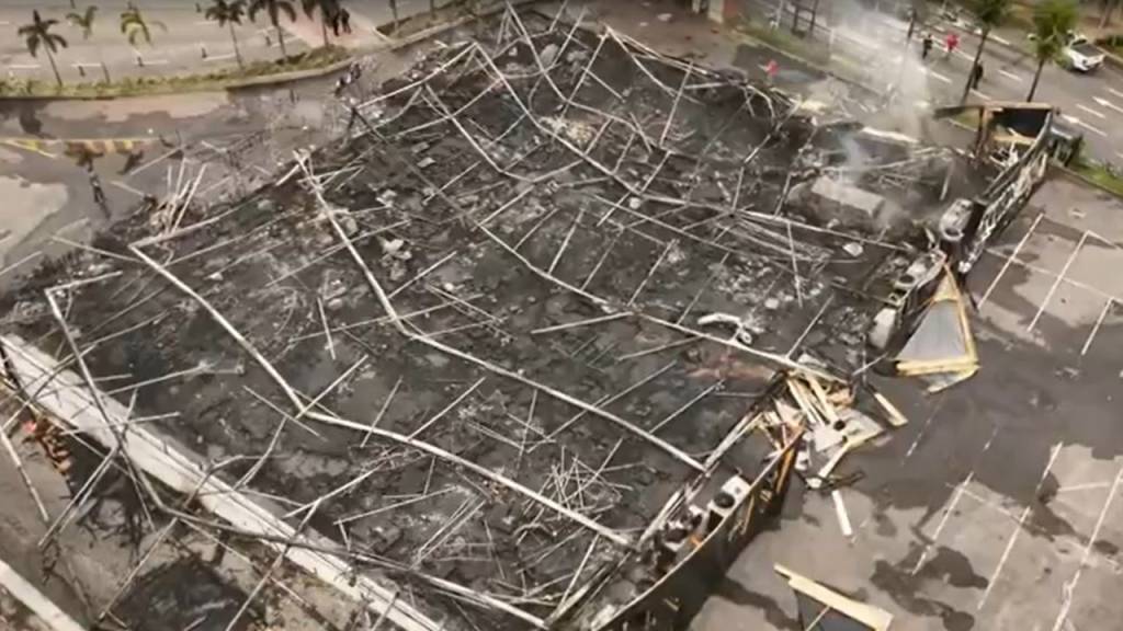 Incêndio na Casa Warner: vigilante diz que fogo começou em parte elétrica