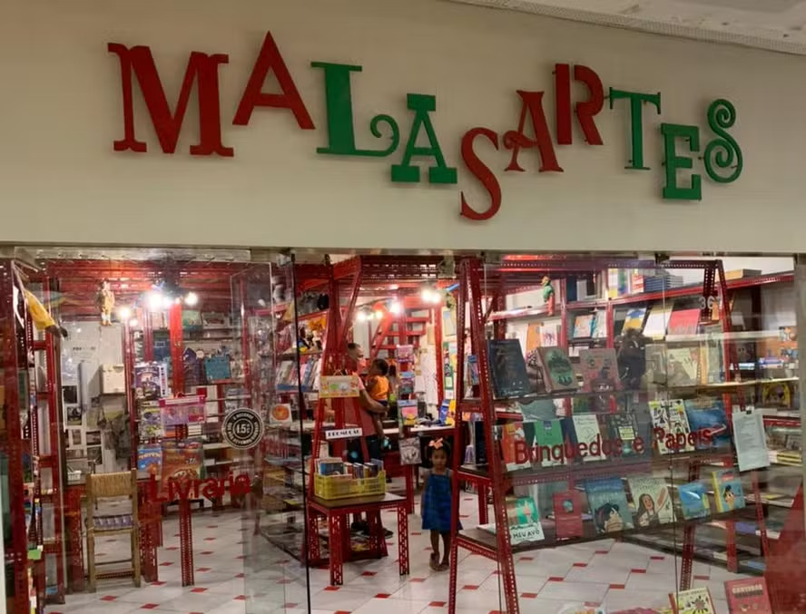 Artistas lamentam o fechamento da livraria Malasartes, na Gávea