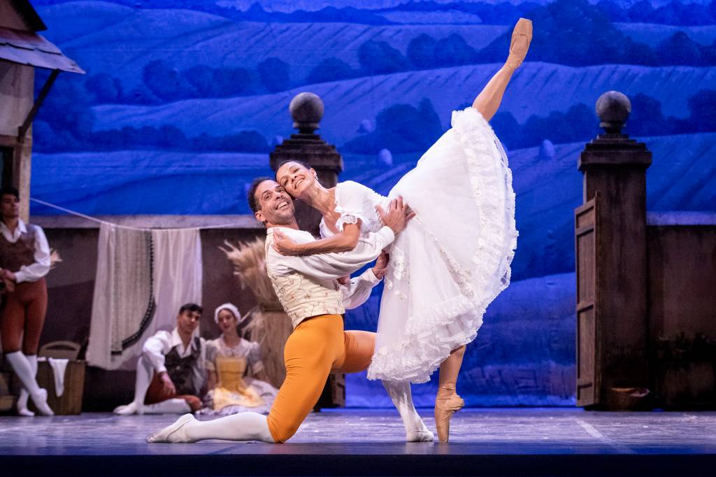 Theatro Municipal recebe o balé La Fille Mal Gardée; veja curiosidades