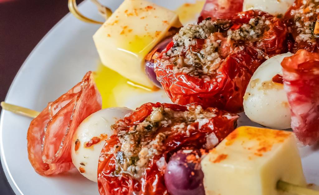 Portinha consolida Baixo Barata Ribeiro como point da boemia na madrugada