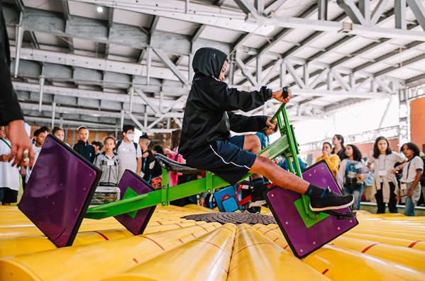 De aula de ioga a futebol de robôs: 4 programinhas para o fim de semana